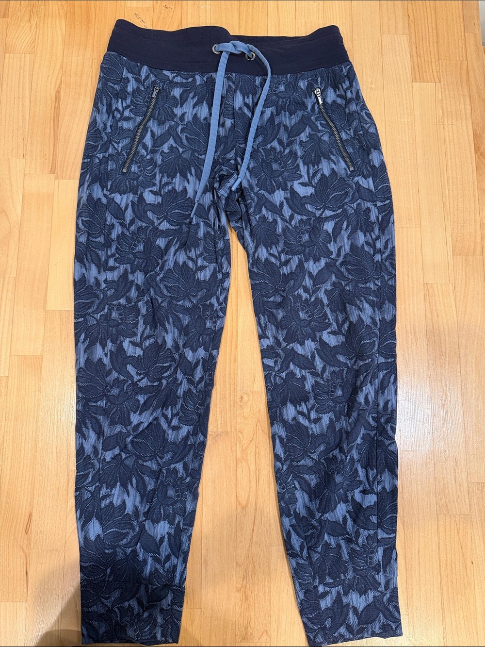 Athleta joggers size 0P - Picture 3 of 4